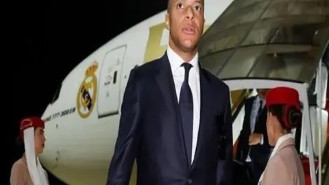 “卡拉格前瞻：新赛季利物浦夺标对手锁定曼城，阿森纳无缘争霸阵容”